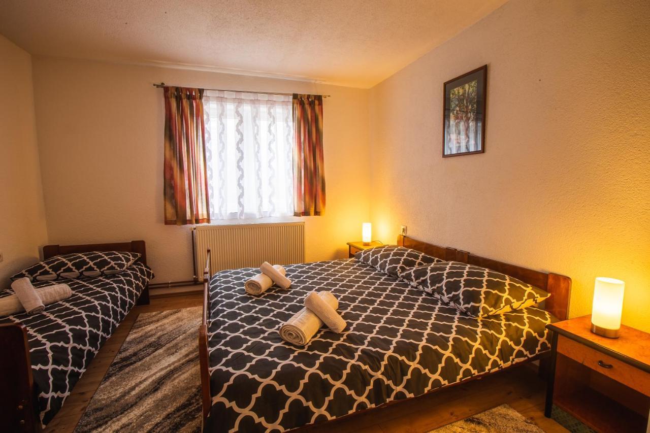 Guesthouse Ilic Gospić Екстериор снимка